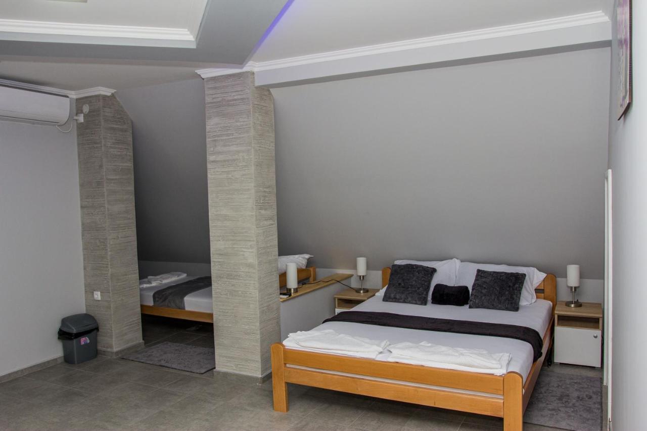 Feher Akac Guest House Palić المظهر الخارجي الصورة