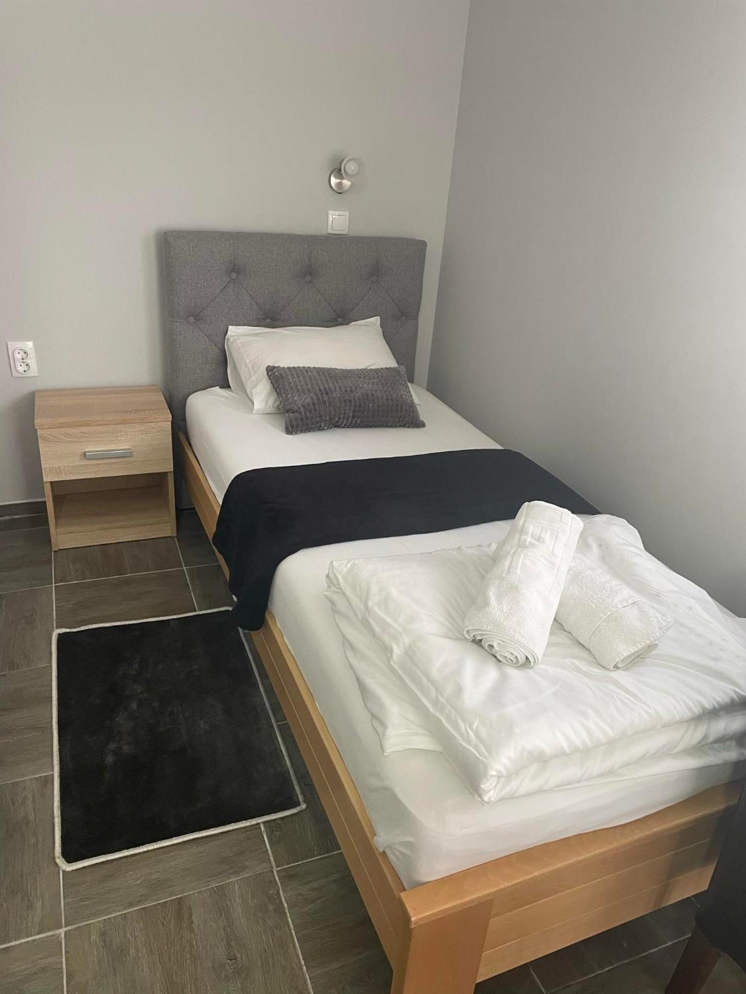 Feher Akac Guest House Palić المظهر الخارجي الصورة