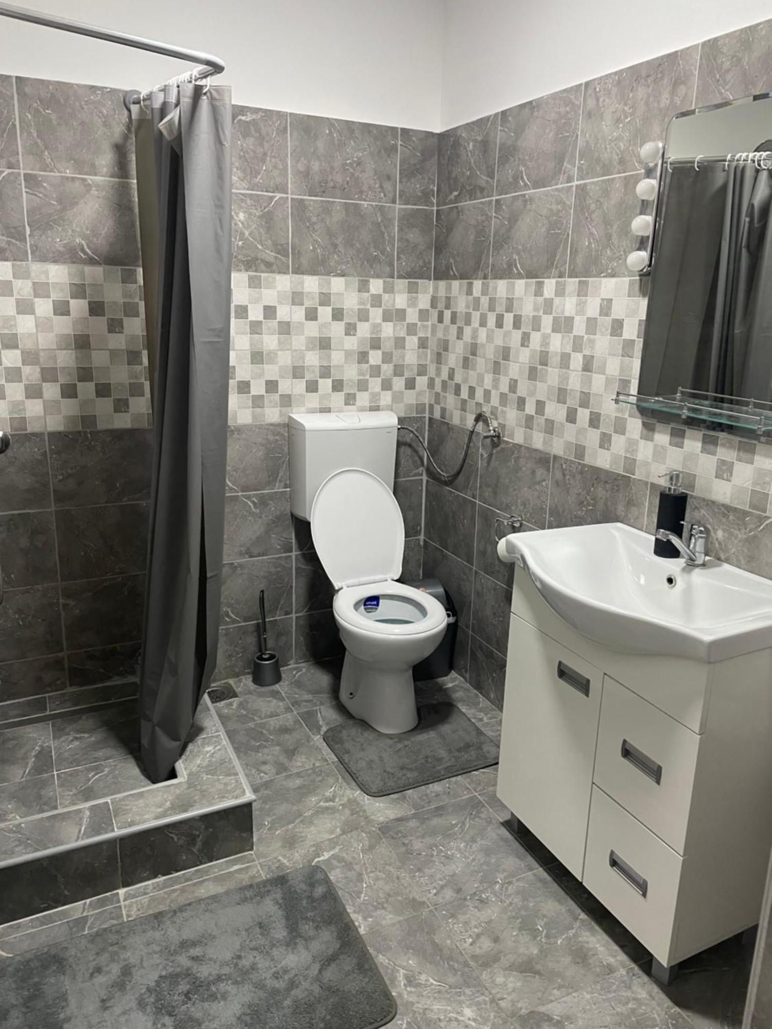 Feher Akac Guest House Palić المظهر الخارجي الصورة